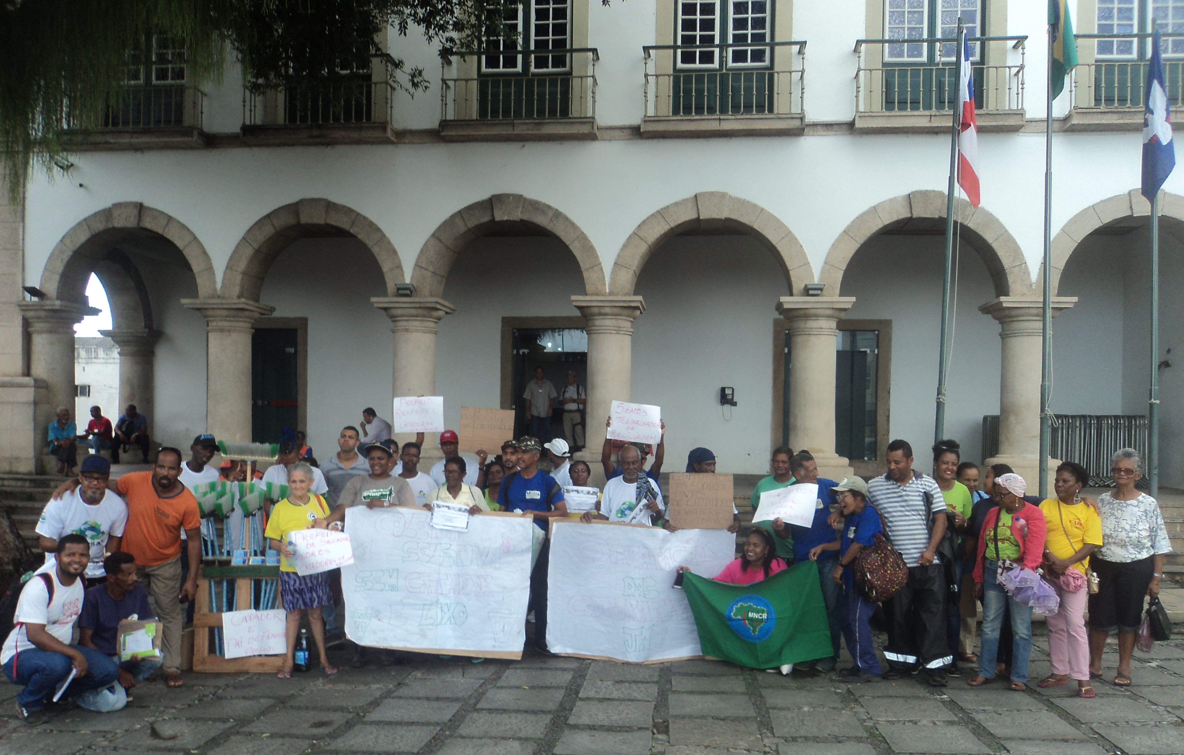 ED_Comissao-apos-entrega-de-pauta-dos-trabalhadores-na-Camara-Municipal-1