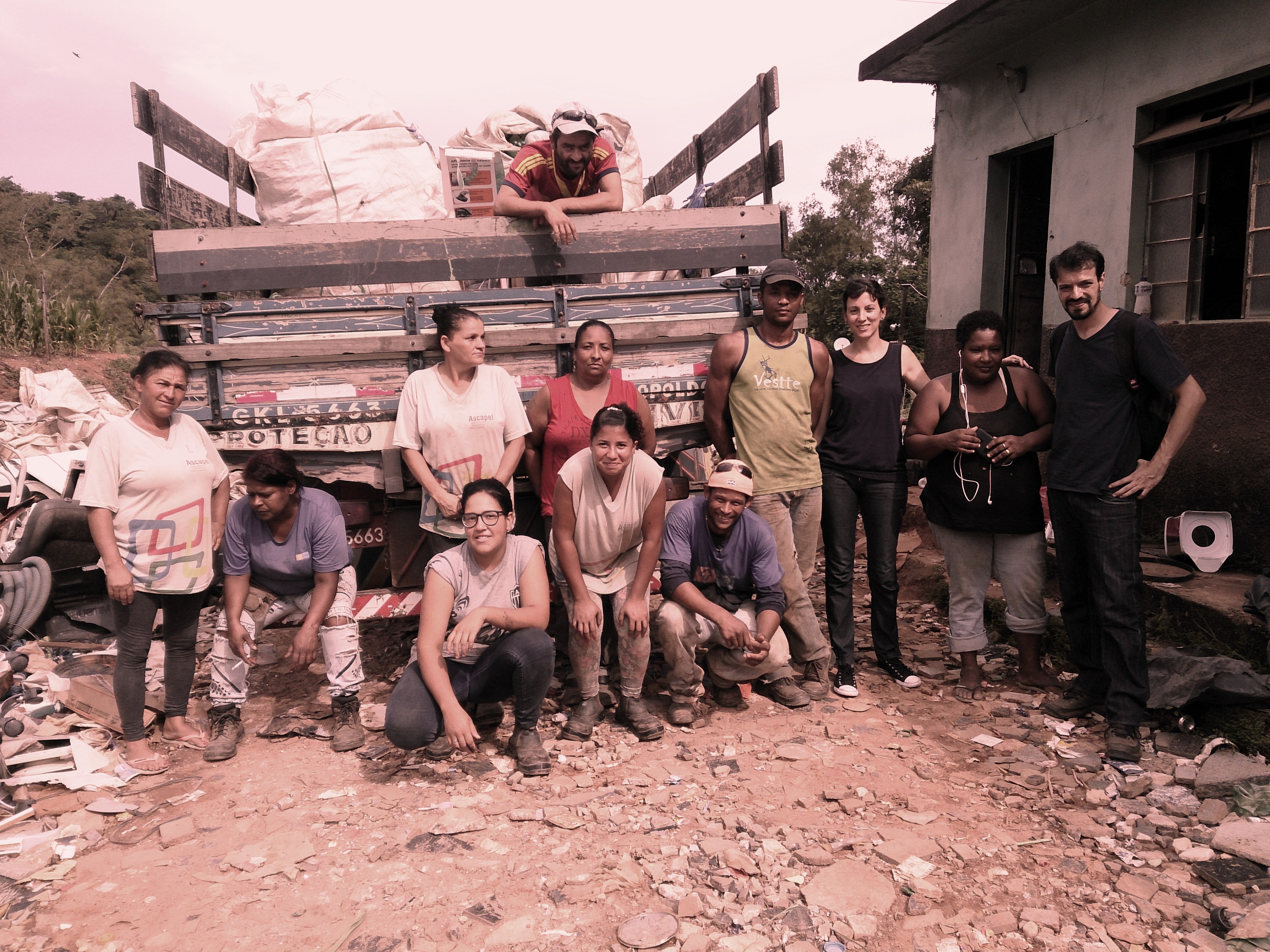 Início da reconstrução do galpão - Projeto ASCAPEL Sustentável